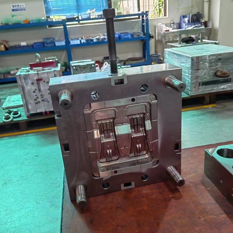 Injecção de ferramentas de plástico de máquinas LKM CNC com vida útil do molde 000 e tolerância ± 0,01 mm