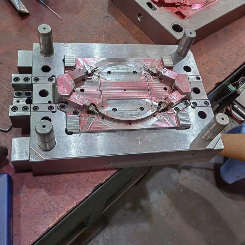 Ferramentas de injecção HASCO para o projeto de moldes de plástico multi-cavidade com CAD automático