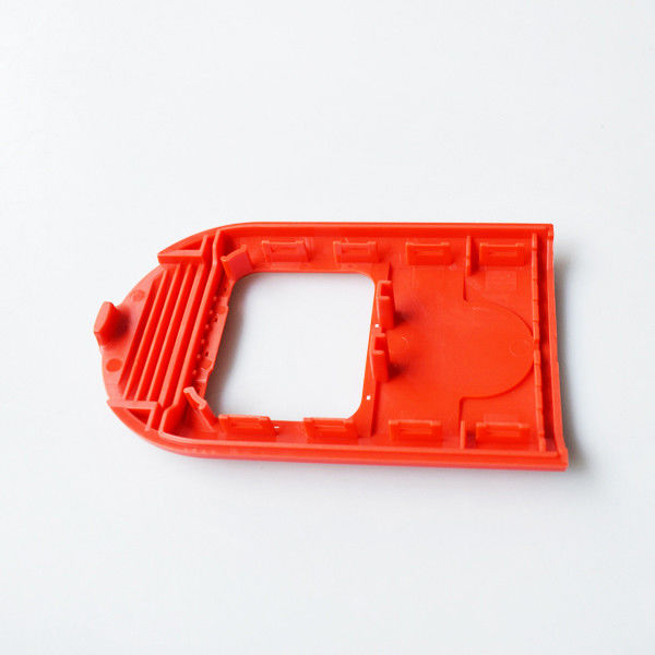Modelagem por injeção plástica reversa dos produtos plásticos superiores do agregado familiar na cor vermelha