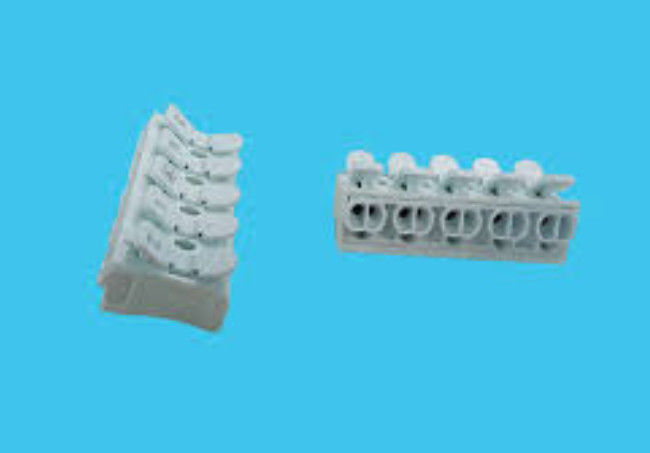 Modelagem por injeção terminal do conector plástico das peças eletrônicas da nitruração