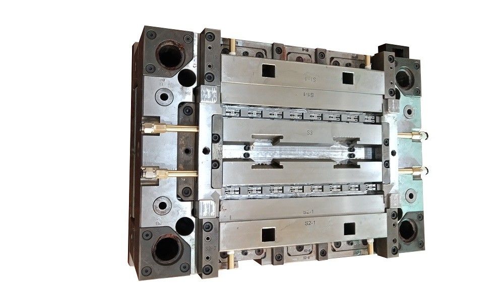 Modelagem por injeção plástica do cerco P20 da caixa de junção dos componentes eletrônicos